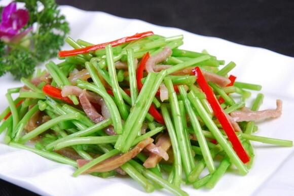 南昌小吃藜蒿炒腊肉的做法介绍