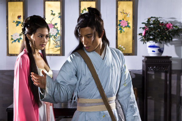 周秀娜主演的《非狐外传》高清电影海报